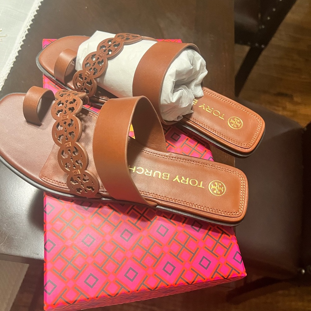 Tory Burch toe ring Miller